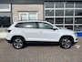 Skoda Karoq 1.5 TSI ACT Ambition / AUTOMAAT/ PANO/ KEYLESS/ ADAPTIVE CRUISE/ DIGITAL DASH/ DAB/ NAVI/ SMARTLINK/ CLIMA/ STUUR+ STOELVERWARMING V+A/ PARK. SENSOREN + CAMERA/ 17'' LMV