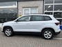 Skoda Karoq 1.5 TSI ACT Ambition / AUTOMAAT/ PANO/ KEYLESS/ CRUISE/ DIGITAL DASH/ DAB/ NAVI/ SMARTLINK/ CLIMA/ STOELVERWARMING V+A/ PARK. SENSOREN + CAMERA