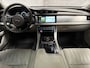 Jaguar XF 2.0 Portfolio 241Pk Automaat (SCHUIFDAK, VOLLEDIG DEALER ONDERHOUDEN, GROOT NAVI, MERDIAN AUDIO, LEDER, SPORTSTOELEN, STOELVERWARMING, KEYLESS, XENON, CAMERA, SFEERVERLICHTING, NIEUWSTAAT)