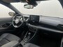 Toyota Yaris 1.5 Hybrid Launch Edition | Two-Tone | Stoelverwarming | 17'' Lichtmetalen velgen | LED