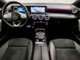 Mercedes-Benz A-klasse 220 AMG Sport 191Pk Automaat (SCHUIFDAK, SFEERVERLICHTING, APPLE CARPLAY, GROOT NAVI, LEDER/ALCANTARA, STOELVERWARMING, WIDESCREEN, CAMERA, NIEUWSTAAT)