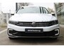 Volkswagen Passat Variant 1.4 TSI PHEV 218pk GTE DSG Automaat / Panorama dak / LM 18 inch / IQ LED Matrix / 360 Camera / Wegkl trekhaak Elektr klep