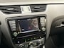 Skoda Octavia Combi 1.2 TSI Sport Automaat (NAVIGATIE, CLIMATE, GETINT GLAS, TREKHAAK, PARKEERSENSOREN, SPORTSTOELEN, CRUISE, LM VELGEN, NIEUWE APK, NIEUWSTAAT)
