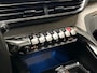 Peugeot 3008 1.6 HYbrid 225 GT Sport 225Pk Automaat (PANORAMADAK, APPLE CARPLAY, MEMORY SEATS, LEDER/ALCANTARA, STOELVERWARMING, FOCAL AUDIO, KEYLESS, ZWART HEMEL, NIEUWSTAAT)