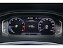Volkswagen T-Roc 1.5 TSI 150pk R-Line DSG Automaat Navigatie by APP / Panorama dak / LM 18 inch / Park Assist / Camera / Elektr klep