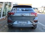 Volkswagen T-Roc 1.5 TSI 150pk R-Line DSG Automaat Navigatie by APP / Panorama dak / LM 18 inch / Park Assist / Camera / Elektr klep