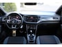 Volkswagen T-Roc 1.5 TSI 150pk R-Line DSG Automaat Navigatie by APP / Panorama dak / LM 18 inch / Park Assist / Camera / Elektr klep
