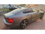 Volvo S90 2.0 T8 AWD Inscription BOMVOL! HUD / WEGKLAPBARE TREKHAAK / PANO / ELEK ACHTERKLEP 407PK!