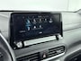 Hyundai Kona Electric EV Premium 64 kWh | Camera | Clima | Adaptive Cruise | Android & Apple Carplay | Stoel stuur verwarming + verkoeling | Elektrische stoelen |