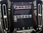 Volvo XC40 1.5 T5 Plug-in hybrid Ultimate Dark | Facelift | 360 camera | elektrisch panorama dak | adaptieve cruise control | Blis | elektrisch verstelbare voor stoelen | Harman Kardon Audio | trekhaak | verwarmde voorstoelen + Stuurwiel | Volvo on Call |