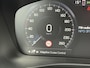 Volvo XC40 1.5 T5 Plug-in hybrid Ultimate Dark | Facelift | 360 camera | elektrisch panorama dak | adaptieve cruise control | Blis | elektrisch verstelbare voor stoelen | Harman Kardon Audio | trekhaak | verwarmde voorstoelen + Stuurwiel | Volvo on Call |