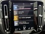 Volvo XC40 1.5 T5 Plug-in hybrid Ultimate Dark | Facelift | 360 camera | elektrisch panorama dak | adaptieve cruise control | Blis | elektrisch verstelbare voor stoelen | Harman Kardon Audio | trekhaak | verwarmde voorstoelen + Stuurwiel | Volvo on Call |