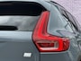 Volvo XC40 1.5 T5 Plug-in hybrid Ultimate Dark | Facelift | 360 camera | elektrisch panorama dak | adaptieve cruise control | Blis | elektrisch verstelbare voor stoelen | Harman Kardon Audio | trekhaak | verwarmde voorstoelen + Stuurwiel | Volvo on Call |