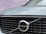 Volvo XC40 1.5 T5 Plug-in hybrid Ultimate Dark | Facelift | 360 camera | elektrisch panorama dak | adaptieve cruise control | Blis | elektrisch verstelbare voor stoelen | Harman Kardon Audio | trekhaak | verwarmde voorstoelen + Stuurwiel | Volvo on Call |