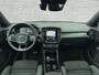 Volvo XC40 1.5 T5 Plug-in hybrid Ultimate Dark | Facelift | 360 camera | elektrisch panorama dak | adaptieve cruise control | Blis | elektrisch verstelbare voor stoelen | Harman Kardon Audio | trekhaak | verwarmde voorstoelen + Stuurwiel | Volvo on Call |