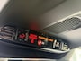 Volvo XC40 1.5 T5 Plug-in hybrid Ultimate Dark | Facelift | 360 camera | elektrisch panorama dak | adaptieve cruise control | Blis | elektrisch verstelbare voor stoelen | Harman Kardon Audio | trekhaak | verwarmde voorstoelen + Stuurwiel | Volvo on Call |