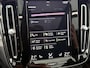 Volvo XC40 1.5 T5 Plug-in hybrid Ultimate Dark | Facelift | 360 camera | elektrisch panorama dak | adaptieve cruise control | Blis | elektrisch verstelbare voor stoelen | Harman Kardon Audio | trekhaak | verwarmde voorstoelen + Stuurwiel | Volvo on Call |