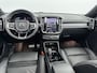 Volvo XC40 P8 AWD Pro | 19" | Panoramadak | Trekhaak | Elektr. verst. Stoelen | Harman Kardon | 360 Camera | Stoel/Stuurverwarming | Warmtepomp | Adaptieve Cruise | BLIS | Keyless | Elektr. Achterklep
