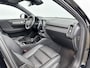 Volvo XC40 P8 AWD Pro | 19" | Panoramadak | Trekhaak | Elektr. verst. Stoelen | Harman Kardon | 360 Camera | Stoel/Stuurverwarming | Warmtepomp | Adaptieve Cruise | BLIS | Keyless | Elektr. Achterklep