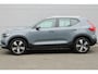 Volvo XC40 T4 Automaat Momentum Pro | Parkeerverwarming Met Timer | Verwarmbare Voorstoelen | Achterbankverwarming | Stuurverwarming | 19 Inch Lichtmetalen Velgen | Mistlampen | Reservewiel | DAB | Parkeersensoren Voor & Achter | Achteruitrijcamera | Keyless Entry | Volvo On Call