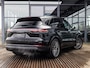 Porsche Cayenne 3.0 E-Hybrid Platinum Edition | SPORTCHRONO | PASM LUCHTVERING | STOELMASSAGE | STOELVENTILATIE | TV SCHERMEN ACHTER | SPORTEINDPIJPEN ACHTER | PANORAMA/SCHUIF-KANTELDAK | BOSE | PORSCHE INNODRIVE | ADAPTIVE CRUISECONTROL | 21 INCH | NL GELEVERD | 1E EIGENAAR |
