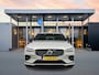 Volvo V60 B3 R-Design | 20" | Exterior Styling Pack | Elektr. verst. best. Stoel | Parkeercamera | Stoel/Stuur/Achterbankverwarming | Parkeerverwarming | Adaptieve Cruise | BLIS | Keyless