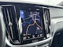 Volvo V60 B3 R-Design | 20" | Exterior Styling Pack | Elektr. verst. best. Stoel | Parkeercamera | Stoel/Stuur/Achterbankverwarming | Parkeerverwarming | Adaptieve Cruise | BLIS | Keyless