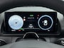 Hyundai Inster Evolve 49 kWh | 17 inch lichtmetalen velgen | Armsteun | Regensensor | Parkeersensoren voor en achter