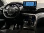 Peugeot 5008 1.2 PureTech Allure 7 Persoons (APPLE CARPLAY, GROOT NAVI, LEDER, 360 CAMERA, SPORTSTOELEN, GETINT GLAS, KEYLESS, NIEUWSTAAT)