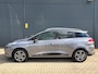 Renault Clio Estate 0.9 TCe Night&Day / NAP !! / CAMERA / CRUISE / R-LINK / NAVI / ARMSTEUN / PRIVACY GLASS / NWE OH.BEURT + APK !