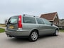 Volvo V70 2.4D Edition | Leder | Trekhaak | Clima | Stoelverwarming | 16" Velgen | PDC | Cruise | APK t/m 20-11-2026 |