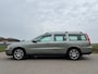 Volvo V70 2.4D Edition | Leder | Trekhaak | Clima | Stoelverwarming | 16" Velgen | PDC | Cruise | APK t/m 20-11-2026 |