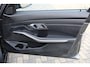 BMW 3-Serie Touring 330e xDrive Pano HUD Tr.haak 19 inch BTW