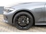 BMW 3-Serie Touring 330e xDrive Pano HUD Tr.haak 19 inch BTW