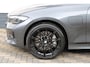 BMW 3-Serie Touring 330e xDrive Pano HUD Tr.haak 19 inch BTW