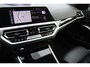 BMW 3-Serie Touring 330e xDrive Pano HUD Tr.haak 19 inch BTW