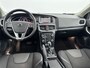 Volvo V40 T2 A/T Polar+ | 16" Allseason | Navigatie | Stoelverwarming | Parkeerverwarming | Parkeersensoren | Elektr. inkl. Spiegels | Climate Control | Regensensor