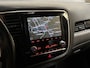 Mitsubishi Outlander 2.4 PHEV Deluxe 225Pk Automaat (APPLE CARPLAY, GROOT NAVI, CAMERA, LEDER/ALCANTARA, STOELVERWARMING, SPORTSTOELEN, GETINT GLAS, CRUISE, NIEUWSTAAT)