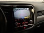 Mitsubishi Outlander 2.4 PHEV Deluxe 225Pk Automaat (APPLE CARPLAY, GROOT NAVI, CAMERA, LEDER/ALCANTARA, STOELVERWARMING, SPORTSTOELEN, GETINT GLAS, CRUISE, NIEUWSTAAT)
