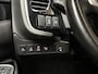 Mitsubishi Outlander 2.4 PHEV Deluxe 225Pk Automaat (APPLE CARPLAY, GROOT NAVI, CAMERA, LEDER/ALCANTARA, STOELVERWARMING, SPORTSTOELEN, GETINT GLAS, CRUISE, NIEUWSTAAT)