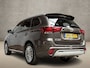 Mitsubishi Outlander 2.4 PHEV Deluxe 225Pk Automaat (APPLE CARPLAY, GROOT NAVI, CAMERA, LEDER/ALCANTARA, STOELVERWARMING, SPORTSTOELEN, GETINT GLAS, CRUISE, NIEUWSTAAT)