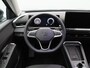 Volkswagen T-Roc Life First Edition 1.5 eTSI 116 PK | Trekhaak | Stoel- & Stuurverwarming | Carplay | Camera |