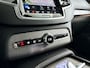 Volvo XC90 T8 Plug-in hybrid AWD Ultra Dark | Panoramadak | SOH 97% | 360° camera | Bowers & Wilkins | Luchtvering | Stoel- en Stuurverwarming | Stoelventilatie | Trekhaak