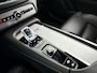 Volvo XC90 T8 Plug-in hybrid AWD Ultra Dark | Panoramadak | SOH 97% | 360° camera | Bowers & Wilkins | Luchtvering | Stoel- en Stuurverwarming | Stoelventilatie | Trekhaak
