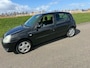Renault Clio 1.2-16V Campus uitvoering 4 deurs airco nw apk en garantie !