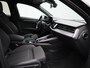 Audi A3 Sportback 40 TFSI e S edition 204 PK | S-line | Automaat | Camera | Adaptive Cruise Control | Climate Control | Stoelverwarming | Virtual Cockpit | LED Matrix | Lichtmetalen velgen | Privacy glass |