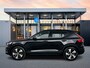 Volvo XC40 Recharge P8 AWD R-Design | 19" | Trekhaak | Panoramadak | 360 Camera | Harman Kardon | Getint Glas | Adaptieve Cruise | BLIS | Stoel/Stuurverwarming