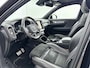 Volvo XC40 Recharge P8 AWD R-Design | 19" | Trekhaak | Panoramadak | 360 Camera | Harman Kardon | Getint Glas | Adaptieve Cruise | BLIS | Stoel/Stuurverwarming