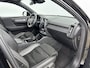 Volvo XC40 Recharge P8 AWD R-Design | 19" | Trekhaak | Panoramadak | 360 Camera | Harman Kardon | Getint Glas | Adaptieve Cruise | BLIS | Stoel/Stuurverwarming