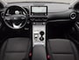 Hyundai Kona Electric EV Comfort Smart 39 kWh Automaat / Accu SOH 100% / Dealer onderhouden / CCS snellader / WLTP 305 km stad 435 km / warmtepomp / All season banden / Stuur- & Stoelverwarming / Achteruitrijcamera / Keyless Entry/Start / Krell Audio Systeem /